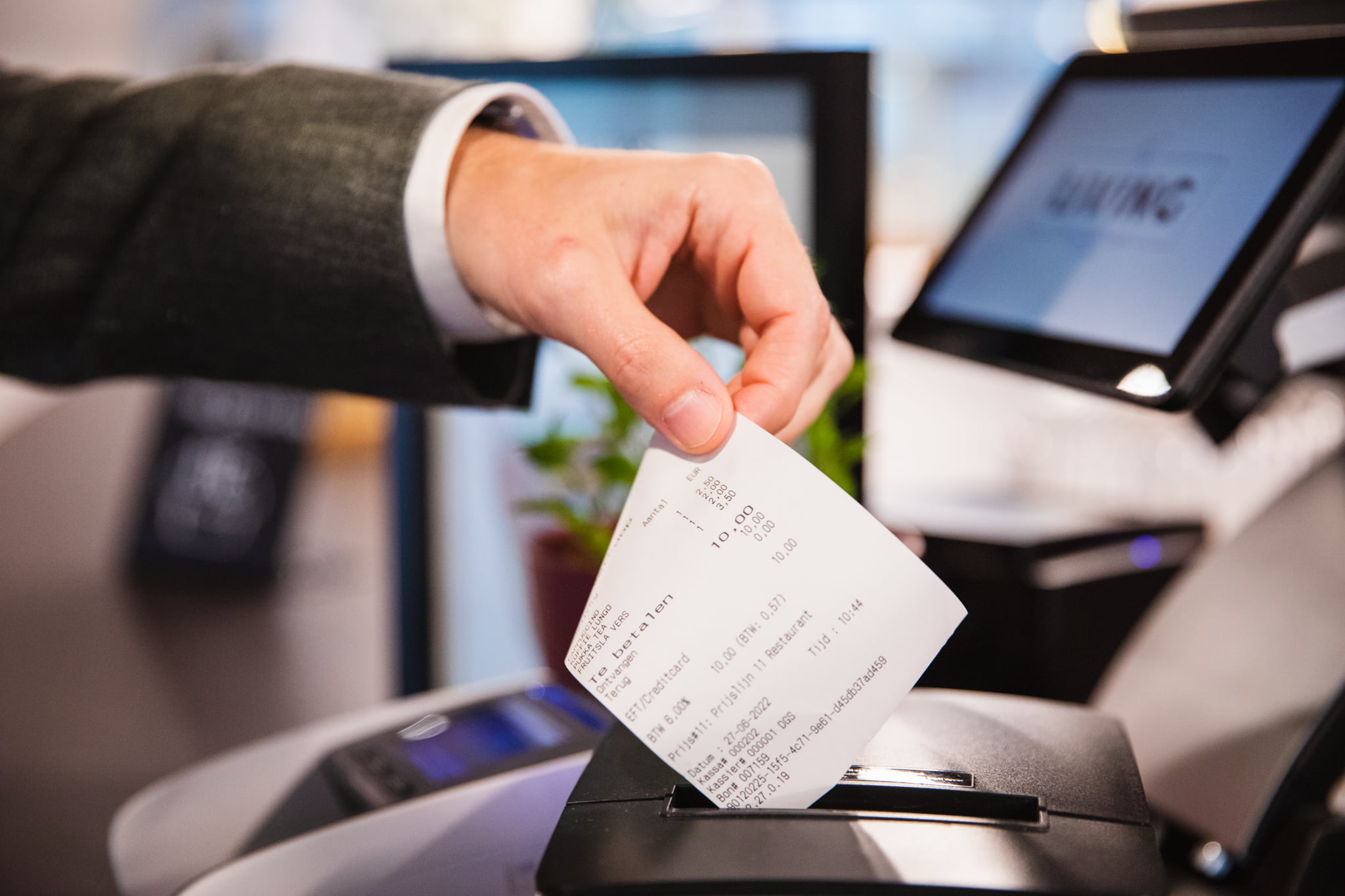 expense card for contract employees